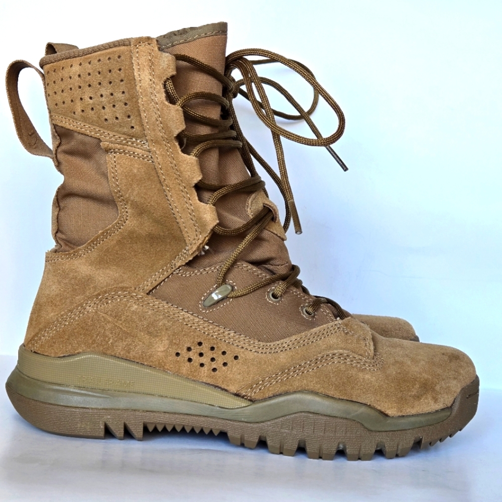 NEW Nike SFB Field 2 - 8" Brown Military Boots size 7
